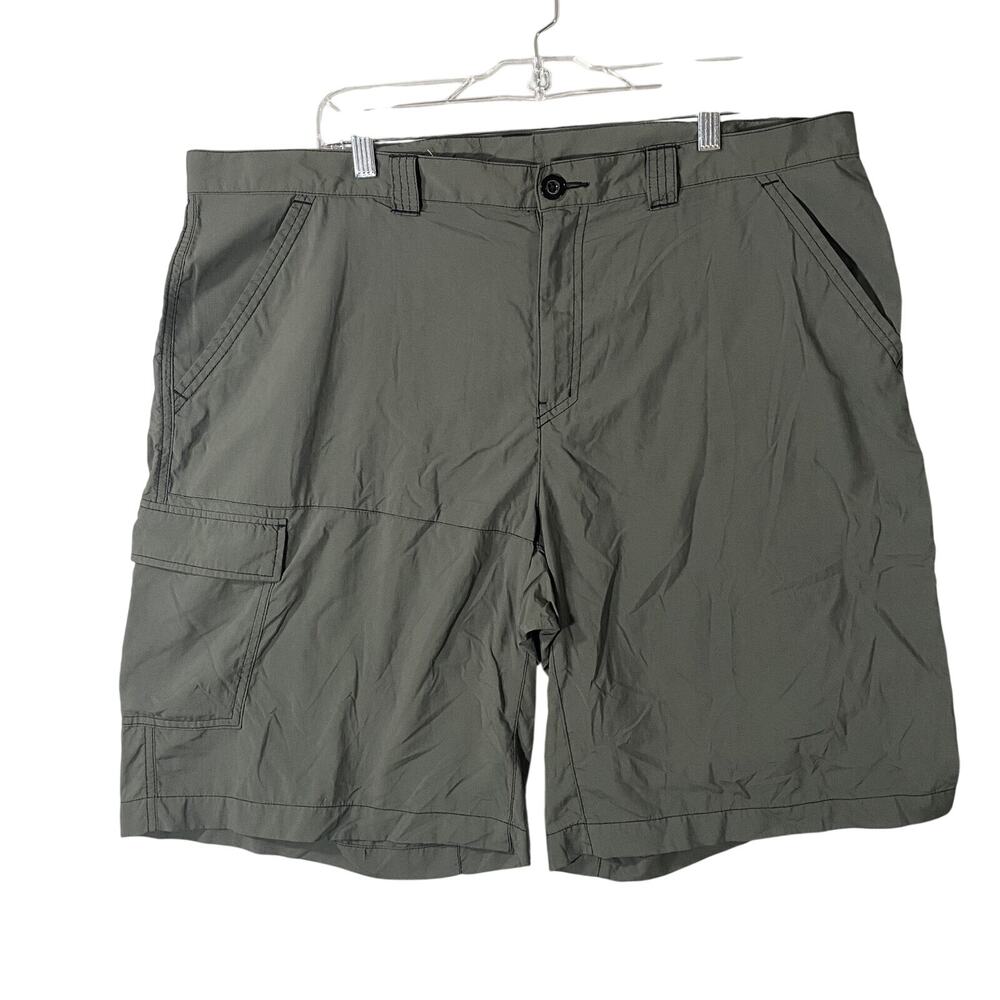 Columbia Outdoor Camping Hiking Shorts Gray Mens Size 42W X 11L